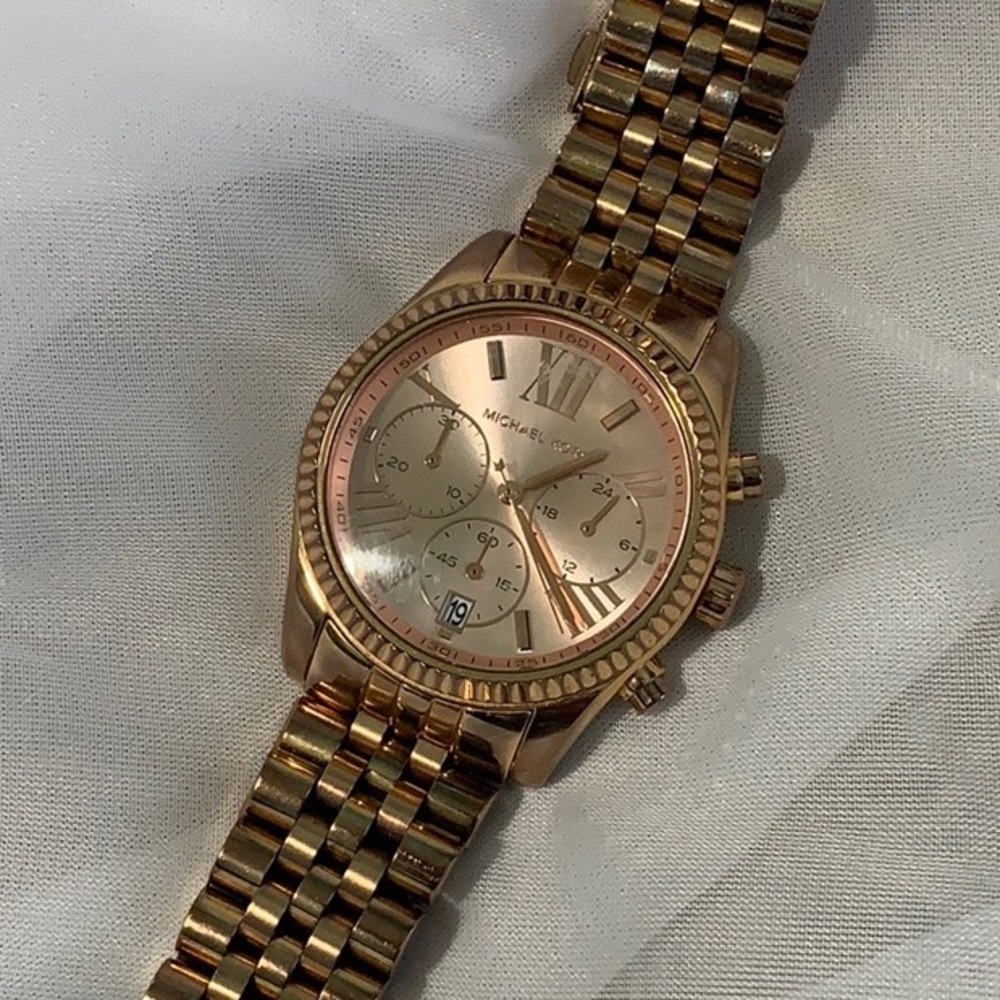 Micheal Kors watch TAKE OFFERS!! - Picture 2 of 4